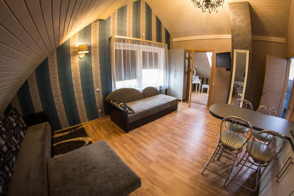 Romance Ventspils Bagian luar foto
